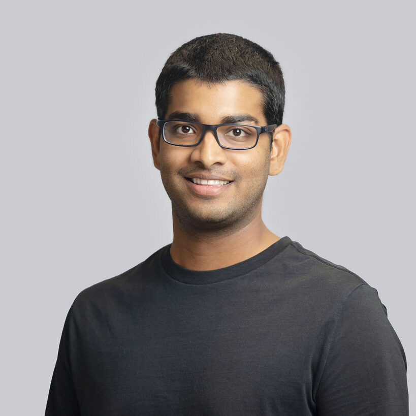 Fall 22 Headshot of Varun Rao in black shirt